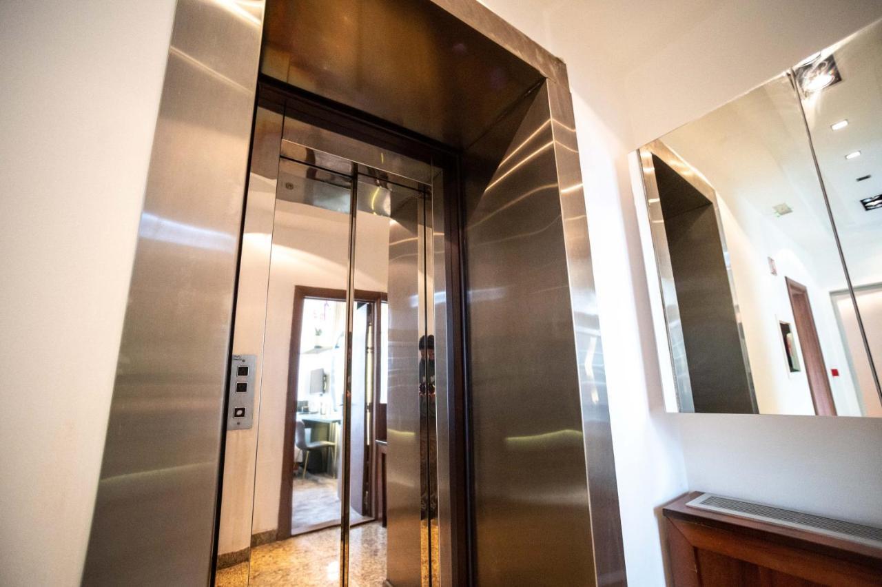 בלגרד Natali Luxury Suites- Mini Rooms מראה חיצוני תמונה